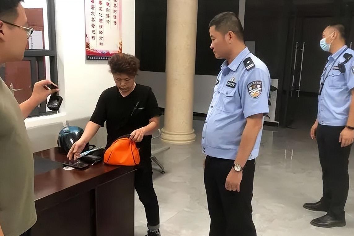 重庆麻将擦挂是什么意思（成都麻将什么叫擦挂）