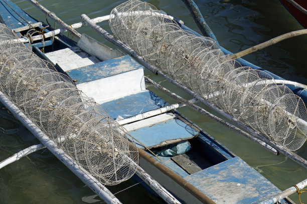 捕鱼挂浆船图片（捕鱼工具大全挂子）