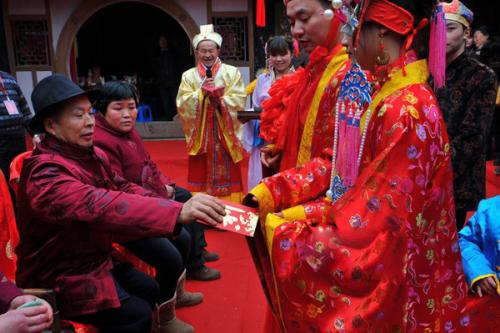 凉山结婚挂礼图片大全高清（四川大凉山结婚风俗）