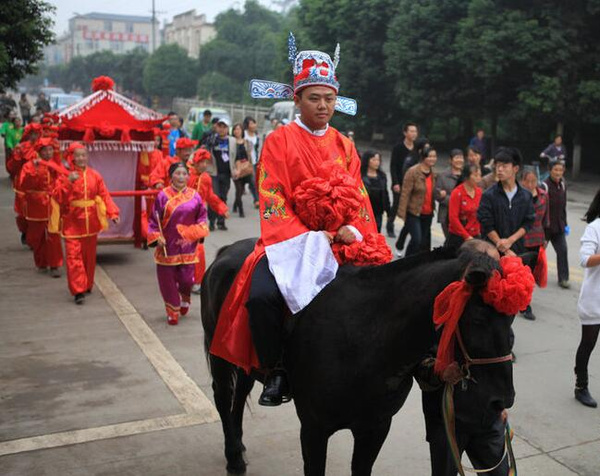 凉山结婚挂礼图片大全高清（四川大凉山结婚风俗）